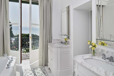 Riviera Suite