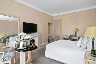 Deluxe Room Lake