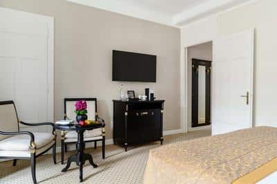 Classic Business Room