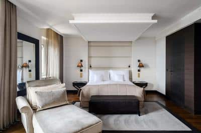 Deluxe Room Lake