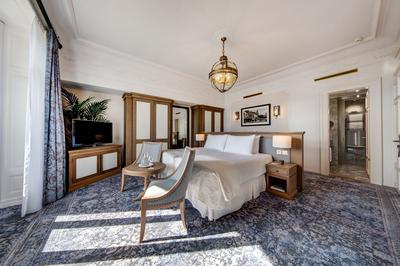 Bellevue Lake View Suite