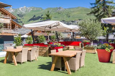 W Off Piste Dining and Lounge