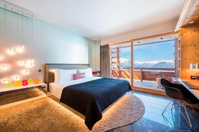 Spectacular Room4