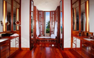 Seven-Bedroom Garden Villa