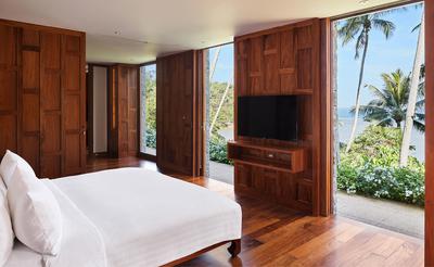 Nine-Bedroom Ocean Villa