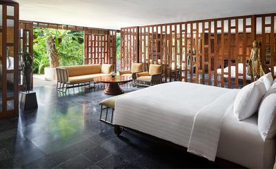 Six-Bedroom Garden Villa