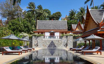 Eight-Bedroom Garden Villa