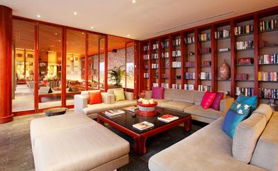 Seven-Bedroom Garden Villa