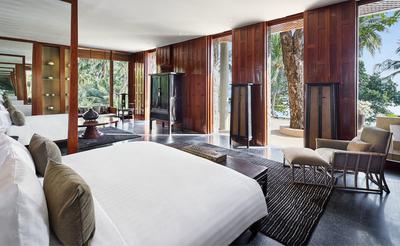 Six-Bedroom Ocean Villa