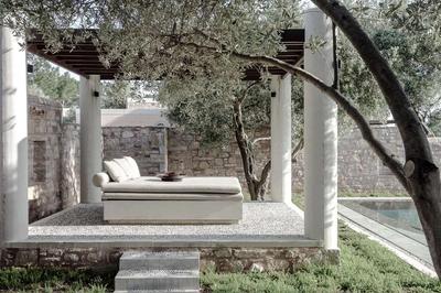 Pool Suite Pergola