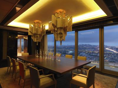 Raffles Suite
