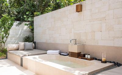 Six Bedroom Beach Sala Villa - Outdoor Bathroom