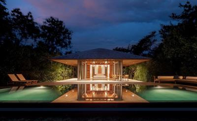 Deluxe Pool Pavilion