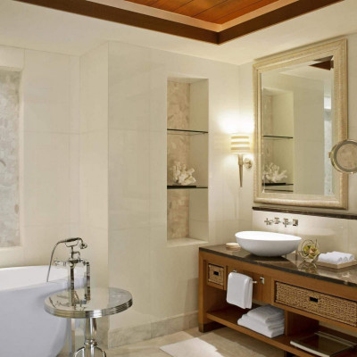 Ocean Suite Bathroom