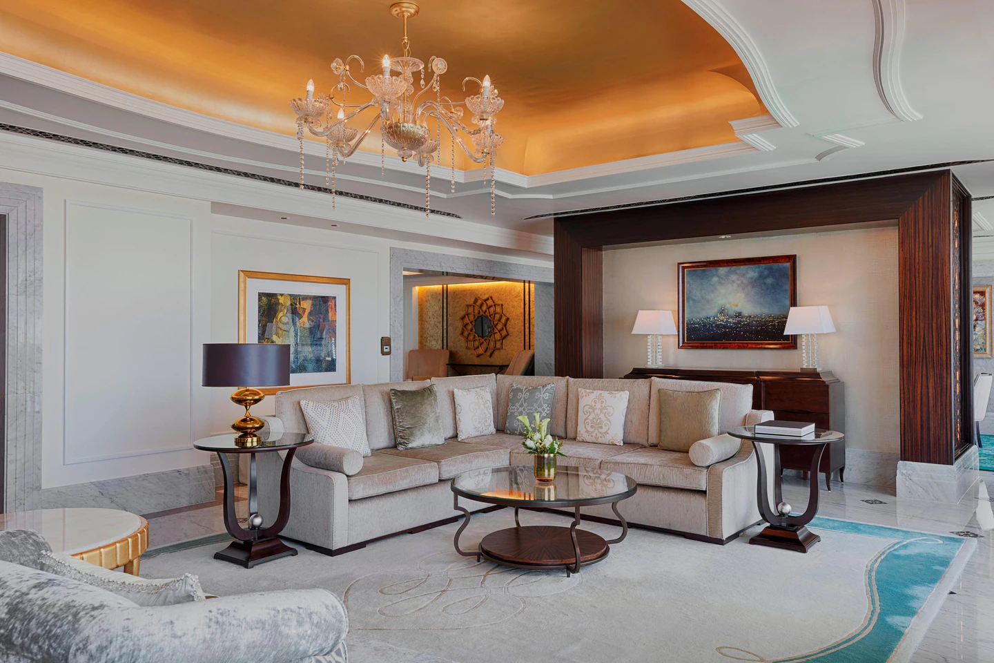 Al Manhal Suite