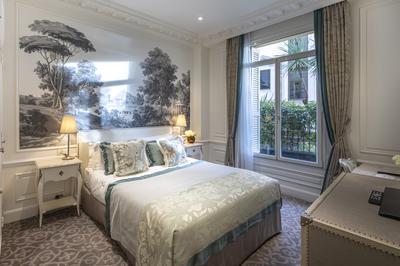 Superior Room, Queen