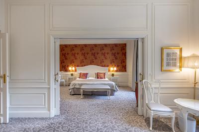 Suite  - City or Courtyard View