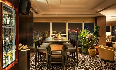 Bar 44