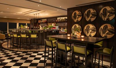 Bar 44