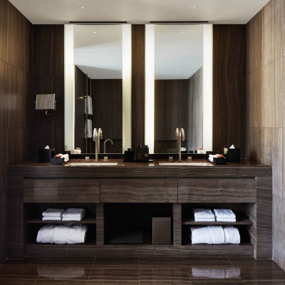 Deluxe Room / Armani Classic Room / Armani Premier Suite