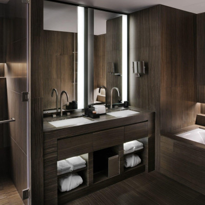 Deluxe Room / Armani Classic Room / Armani Premier Suite