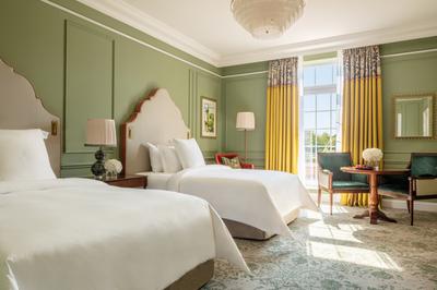 Mews Room