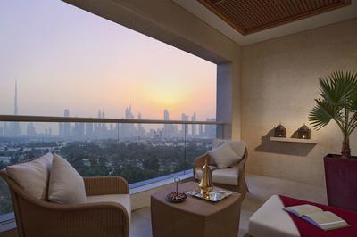Raffles Club Room - Dubai Skyline