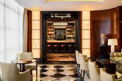 Le Magritte Bar