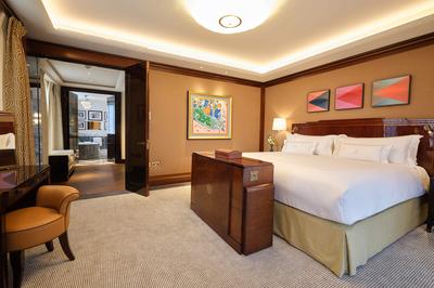 One Bedroom Roosevelt Suite