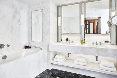 Adams Suite