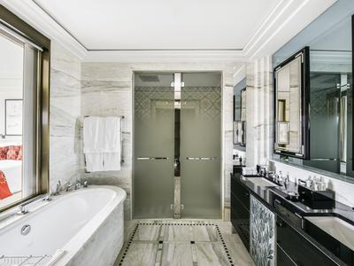 Savoy Suite
