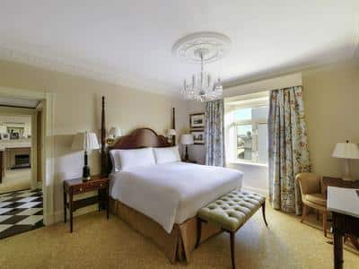 Deluxe Junior Suite - Partial River View