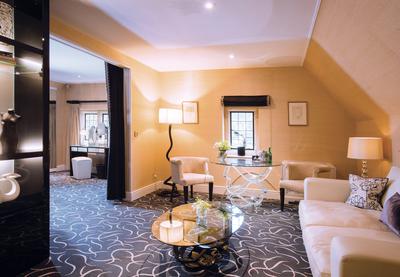 One Bedroom Suite Arabesque