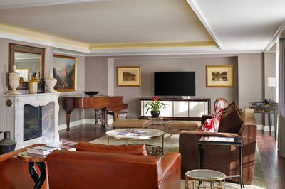 Silver Queen Suite