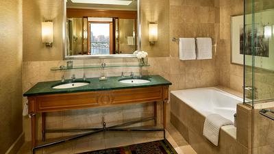 Four Seasons Executive Suite