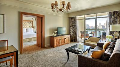 Four Seasons Executive Suite