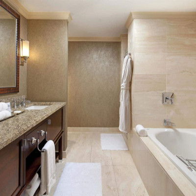 Astor St. Regis Suite, 1 Bedroom Suite, 1 King, Corner room