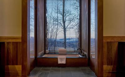 Suite Bathroom