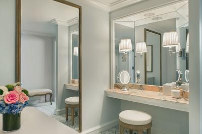 Grand Deluxe Room Bathroom