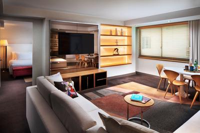Deluxe Suite