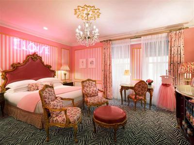 Guest room