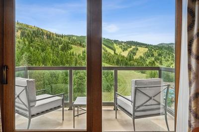 Astor Corner View Suite