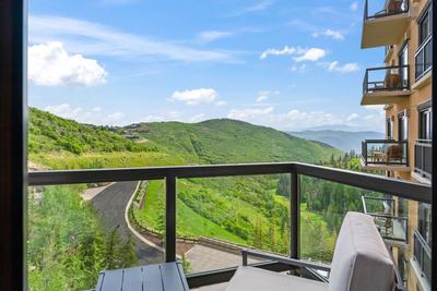 Family Valley View Suite