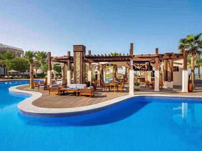 Lagoon Pool Bar