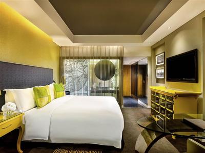 Luxury Room 1 King High Floor