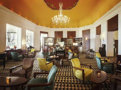 Bar Lounge