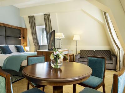 Guest room