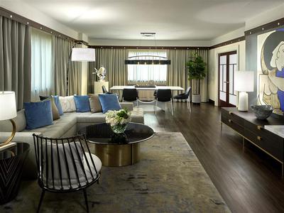 Guest room
