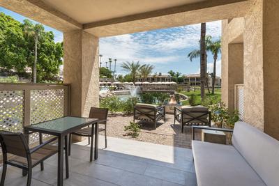 Casita Fire Table Room