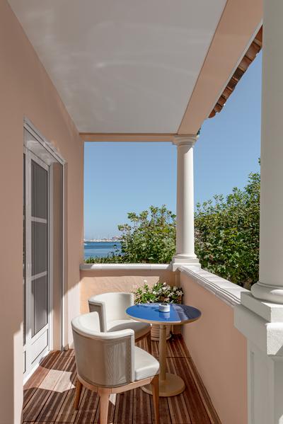 Courtyard Classic Room
